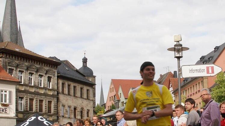 Uwe Bäuerlein ließ der Konkurrenz im Halbmarathon das Nachsehen, gewann mit fast vier Minuten Vorsprung. Foto: Alfred Thieret
