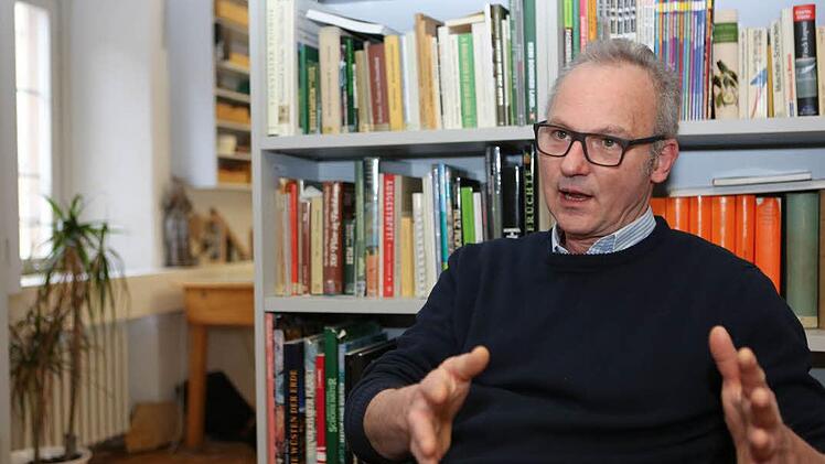 Matthias Mäuser in seinem Arbeitszimmer. Vor 25 Jahren hat er schon einmal ein Konzept für das Museum erarbeitet und umgesetzt.