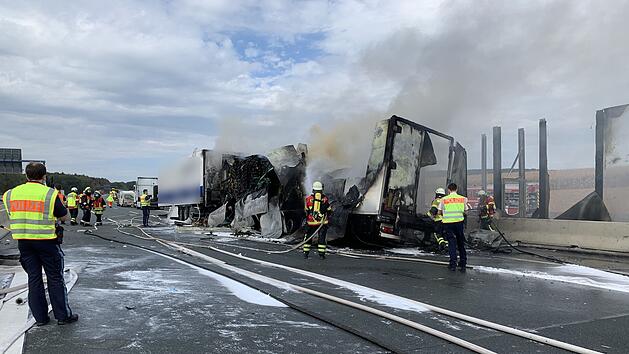 Die A3 ist am Mittwoch wegen eines Verkehrsunfalls mit zwei Lastwagen zwischen Marktheidenfeld und Rohrbrunn komplett gesperrt.