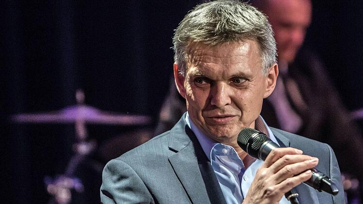 Sonnebergs neuer Bürgermeister Heiko Voigt begrüßte die Besucher im Gesellschaftshaus.Foto: Jochen Berger