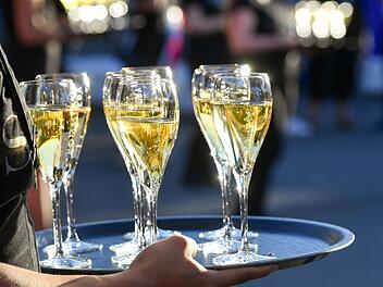 Champagner-Absatz