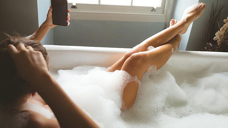 Handy, Smartphone, Badewanne