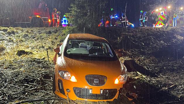 Drei Verletzte bei Unfall von Fahranf&auml;nger im Kreis Hof