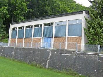 In der Hiltpoltsteiner Turnhall liegt derzeit einiges im Argen. Fotos: Petra Malbrich