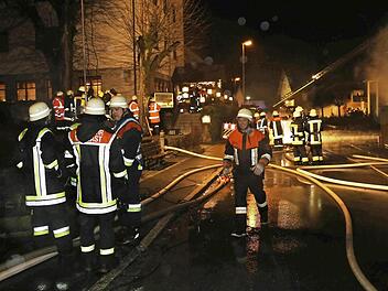 Ein Gro&szlig;aufgebot der Feuerwehr war am Dienstagabend im Einsatz.