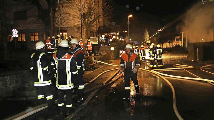 Ein Gro&szlig;aufgebot der Feuerwehr war am Dienstagabend im Einsatz.