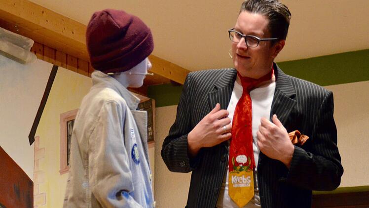 Wenn der Vater (Kilian Rottenberger) mit dem Sohne (Lukas Rottenberger)... bei versuchen zu kommunizieren. Foto: Kathrin Kupka-Hahn