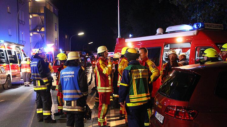 Großeinsatz am Seniorenheim am Schwedensteg. Foto: Jürgen Gärtner