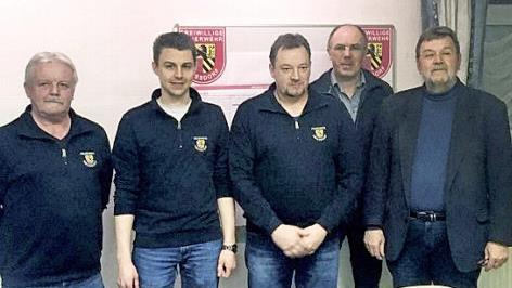 Nach den Wahlen bei der FFW Heßdorf (von links): Vorsitzender Bernhard Dufke, Ingvar Dreher, Peter Bock, Beisitzer Hans Hofmann und Bürgermeister Horst Rehder Foto: privat