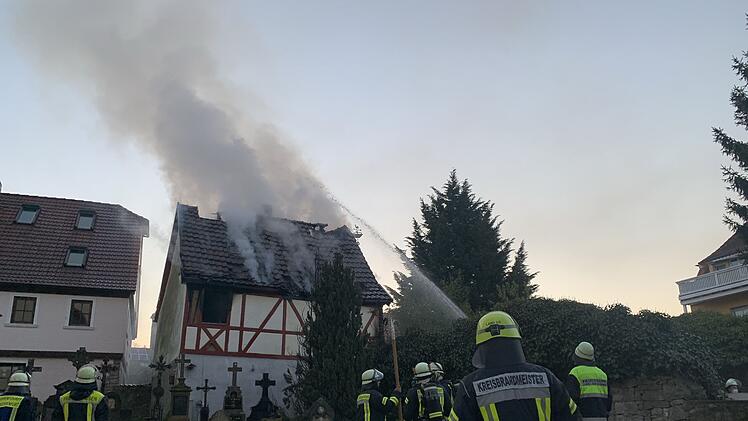 Das Haus ist nun unbewohnbar und einsturzgefährdet.
