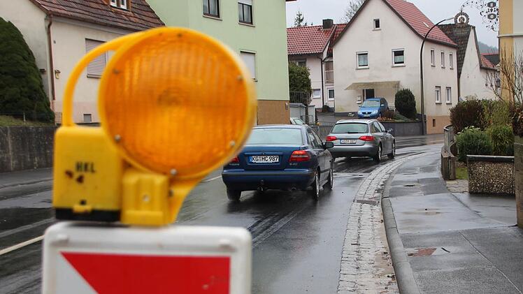 Die Iringstraße durch Arnshausen wird mit einem Flüsterasphalt ausgestattet.  Foto: Benedikt Borst