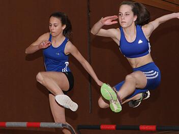 Sophia Konopka (rechts) vom TSV Bad Kissingen gewann drei Wettbewerbe der W15 jeweils vor ihrer Teamgefährtin Sophie Schmitt. Foto: Reinhold Nürnberger