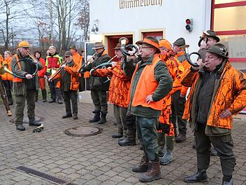 Die Jagdhornbläser  geben Signal zur Nikolausjagd.Fotos: Franz Galster