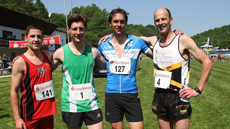 Die Sieger des 23. Wülflinger Wässernachlaufes in der Reihenfolge ihres Zieleinlaufs (v. l.): Kevin Karrer (LG Bamberg), Michael Wetteskind (DJK Schweinfurt), Christian Schneidawind (RSC Trieb) und Matthias Pfuhlmann