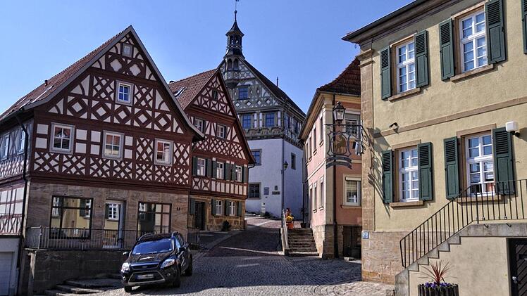 Fachwerkhäuser prägen das Ortsbild. Foto: Harald Koch