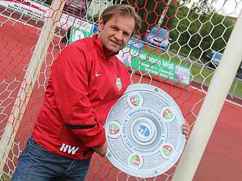 Für BSV-Trainer Helmut Wolff war es eine unverhoffte Meisterschaft. Umso größer war die Freude.  Foto: Martin Kreklau