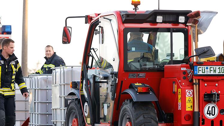 Fürth: Landwirt entdeckt Panzergranate auf Feld - "kann zu lautem Knall kommen"