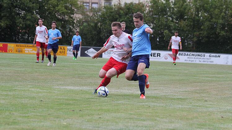 TSV Staffelstein (-12): Der kleine Verein aus dem Landkreis Lichtenfels behauptet sich mit seinen A-Junioren (U19) in der Bezirksoberliga. In dieser Saison steht der Nachfolger von Erfolgstrainer Stephan N&ouml;th, Joachim Raab, mit seiner jungen Truppe im Mittelfeld. Am Ende will der aus Ebensfeld gekommene Raab mit den TSV-Talenten unter die besten F&uuml;nf kommen. Ein ehrgeiziges Ziel der Staffelsteiner.