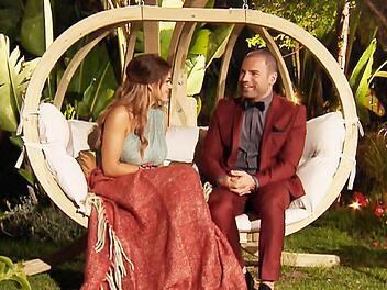 In der dritten Nacht der Rosen nimmt Manuel seinen Mut zusammen. Alle Infos zu "Die Bachelorette" im Special bei RTL.de: http://www.rtl.de/cms/sendungen/show/die-bachelorette.htmlFoto: MG RTL D
