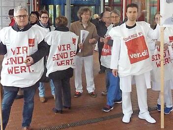 Die Beschäftigten am Klinikum Bamberg zeigten Anfang März bereits Flagge. Foto: Verdi