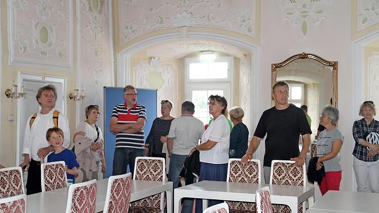 Spannend und informativ gestaltete sich eine Führung durch das Schloss. Fotos: Gerda Völk