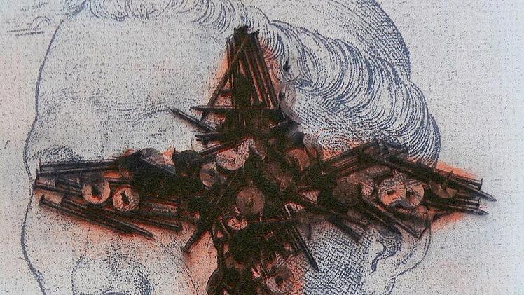 Das Kreuz mit dem Titel "nur, wer sich entscheidet, existiert" von Dieter Kraft.