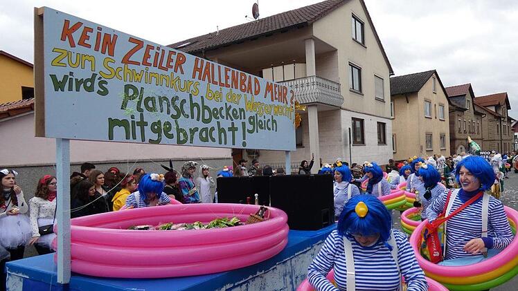 Die Wasserwacht Sand mahn sich die Schließung des Zeiler Hallenbades zum Thema und befürchtet zukünftig, im Planschbecken ihre Schwimmkurse abhalten zu müssen.