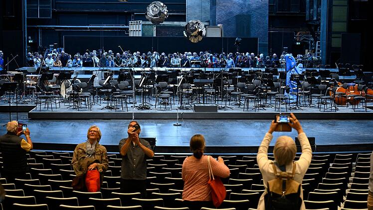 Er&ouml;ffnungsfest f&uuml;r B&uuml;rger zur R&uuml;ckkehr der K&ouml;lner Oper