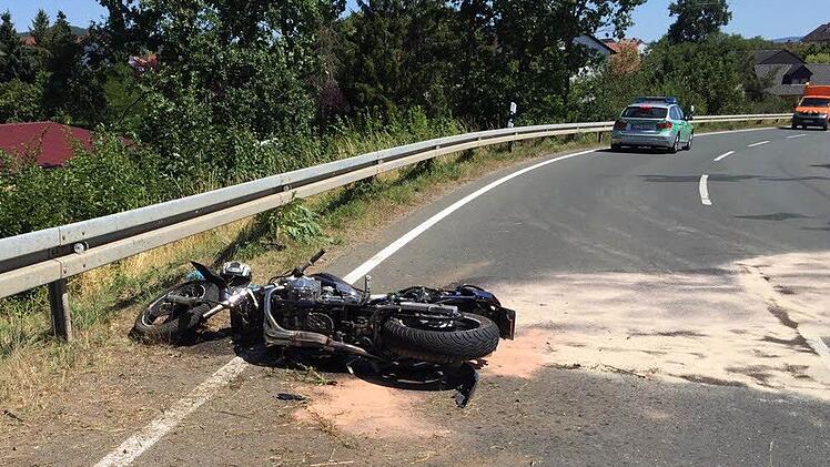 Im Juli hatte sich Philip Kober bei seinem Motorradunfall vor Oberhaid an der Leitplanke schwer verletzt.  Foto: privat