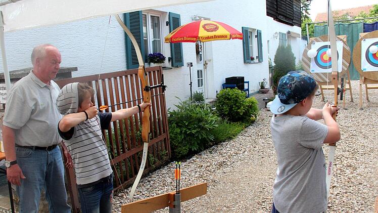 Eindrücke vom Adelsdorfer Dorffest. Foto: Johanna Blum