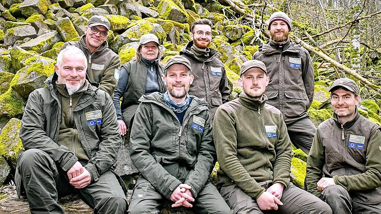 Das Team der Rangerinnen und Ranger bei der Bayerischen Verwaltung des Biosph&auml;renreservats (von links): Marco Morath, Maik Prozeller, Ramona Brix, Andreas Lin&szlig;, Felix R&auml;der, Lorenz Wenzel, Lucas Nietsch und Johannes Urban