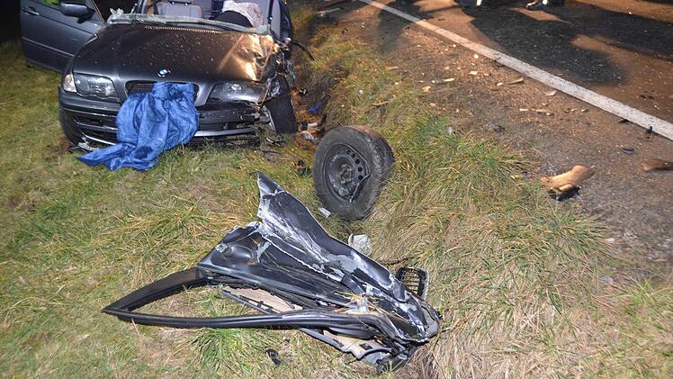 Die Straße blieb wegen des Rettungseinsatzes eine Stunde lang gesperrt. Foto: Rauch