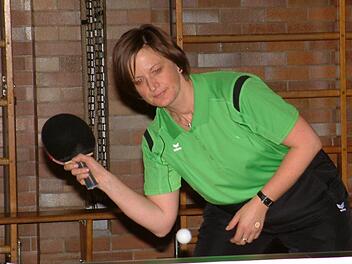 Im Vereinsduell in der 2. Bezirksliga Ost war Luise Gehring (SG Neuses I) nicht zu bezwingen. Sie gewann ihre drei Einzel und das Doppel zusammen mit Rosalinde Hanna.  Foto: Hans Franz