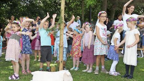 Die Kinder feierten im Jubiläumsjahr des Kindergartens ein "Dorf-Kerwafest".  Foto: Mathias Erlwein