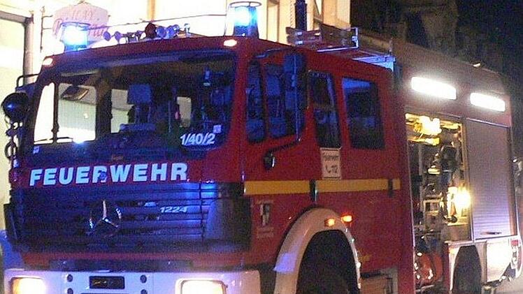 Bei einem Hausbrand in Stadtsteinach konnte die Feuerwehr alle Bewohner retten. Symbolbild: FFW Kulmbach