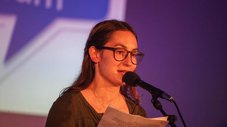 Hannah Conrady aus Münnerstadt beim Poetry Slam. Christine Schikora
