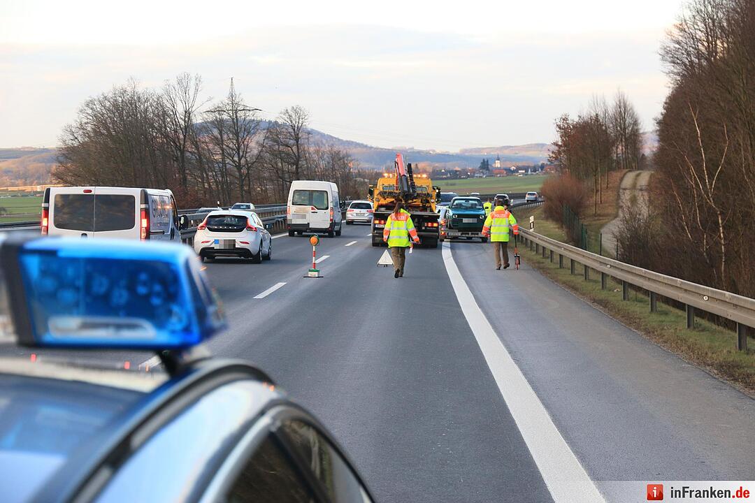 Unfall auf A73 - 20.000 Euro Schaden