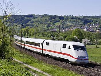 Ein ICE unterwegs im Landkreis Main-Spessart. Ab 2017 wird auch Coburg ein Punkt im ICE-Netz der Deutschen Bahn sein - insgesamt sechsmal am Tag. Foto: Georg Wagner/DB AG
