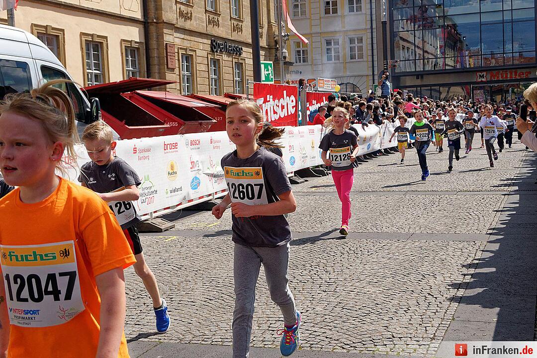 Weltkulturerbelauf 2017 in Bamberg: Der Zieleinlauf am Maxplatz