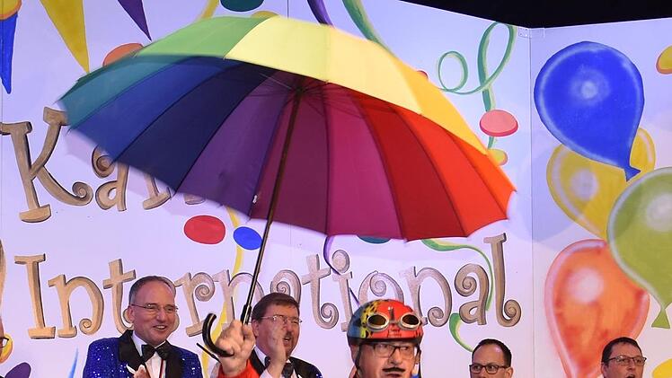 Als "Drachenflieger" kehrte Rudi Eck auf die Hasenbühne zurück.