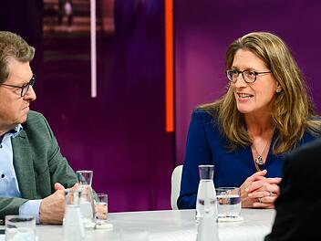 Managerin Susanne Wiegand sieht die jüngsten Drohnenvorfälle über Polen und Rumänien mit Sorge. "Da sind wir überhaupt nicht schnell genug, und da haben wir massive Defizite", so die Beraterin des deutschen Drohnenherstellers Quantum-Systems.