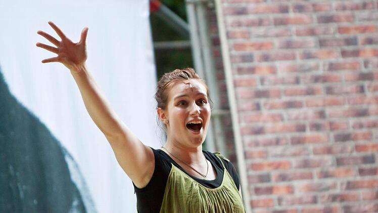 Laura Mann bei der Probenarbeit zu "Kiss Me, Kate"Foto: Jochen Berger