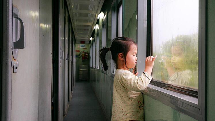 Eine F&uuml;nfj&auml;hrige ist am Dienstagabend alleine mit der S-Bahn nach N&uuml;rnberg gefahren. Symbolfoto: Quang Nguyen Vinh/pexels.com