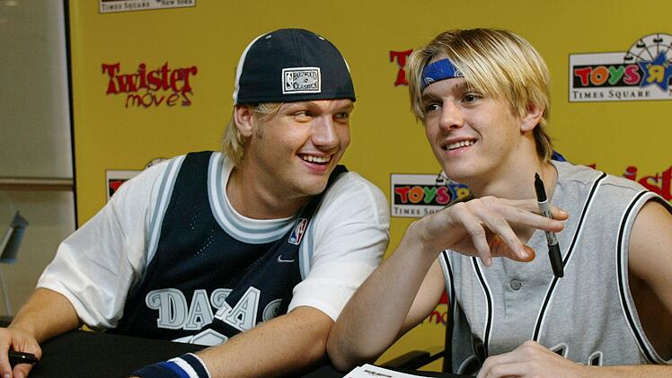 Drama: Nick Carter von den Backstreet Boys konnte seinen j&uuml;geren Bruder Aaron (rechts) nicht retten. Aaron starb 2022 in seiner Badewanne.