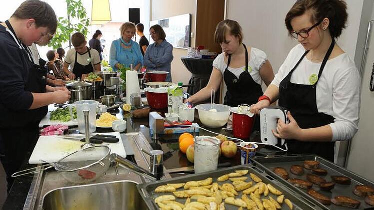 Impressionen vom ersten Kulmbacher Kochduell der Schulen Foto: Barbara Herbst