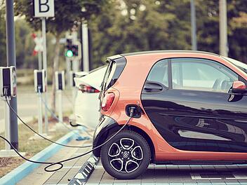 Seit diesem Jahr gibt es für E-Autos und Motorräder die Treibhausminderungsquote (TGH).