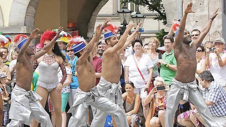 Impressionen vom Samba-Umzug 2015. Foto: Albert Höchstädter
