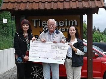 1000-Euro-Spende f&uuml;r das Tierheim