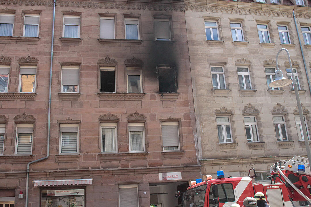 Wohnung geht in Flammen auf