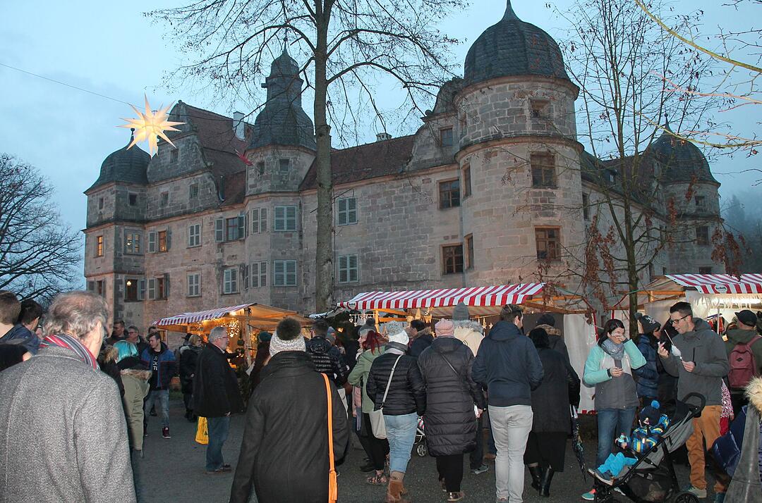 Weihnachtsmarkt in Mitwitz 2018: Impressionen vom ersten Tag
